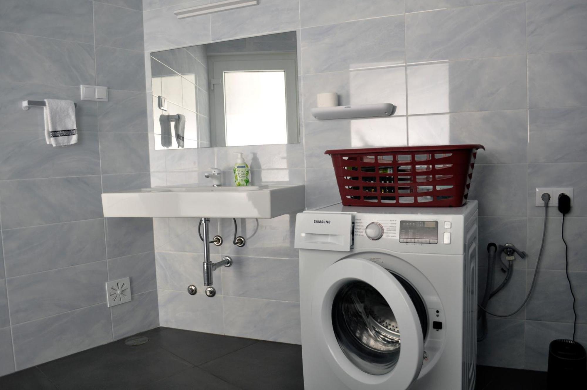 Spacious Seaside Apartment A - Faraway اجوا المظهر الخارجي الصورة